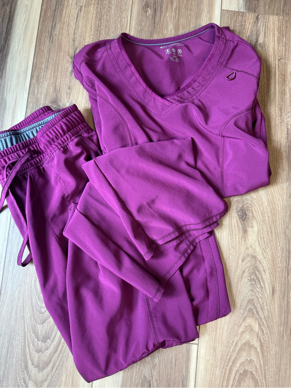 Scrubs Set - Plum V-Neck Top & Drawstring Pants